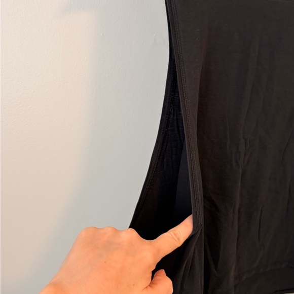 Lululemon Cropped Tank Top - Picture 4 of 10